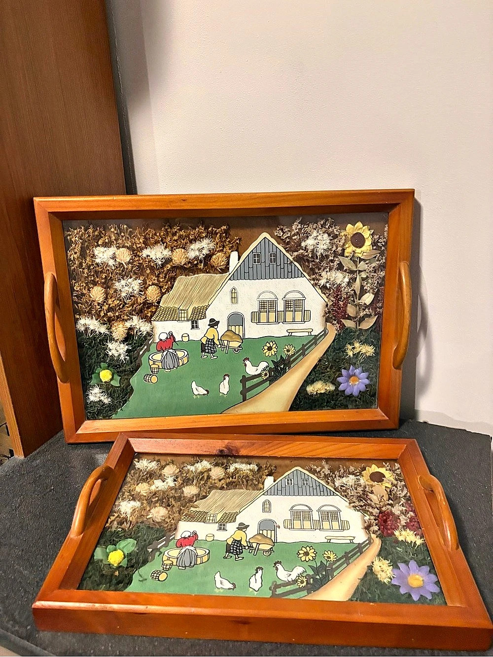 Vintage country art with pressed flowers wooden trays